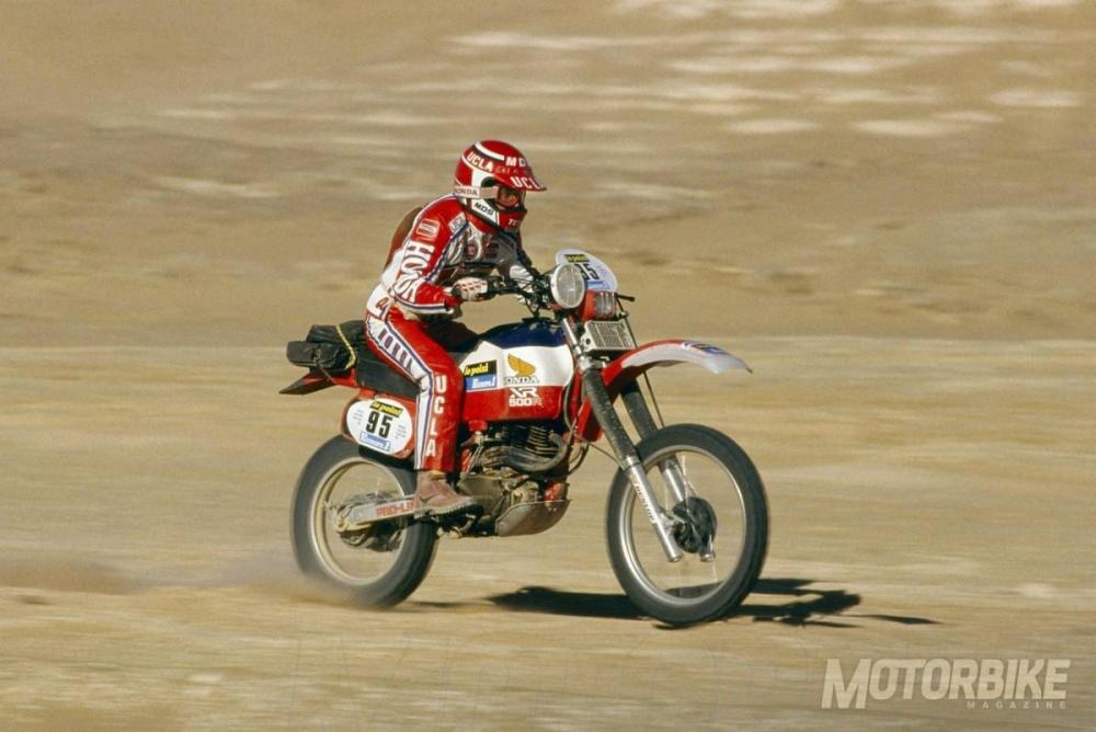1982-Paris-Dakar-Cyril-Neveu-Honda-500-XRR-1200x801.jpg