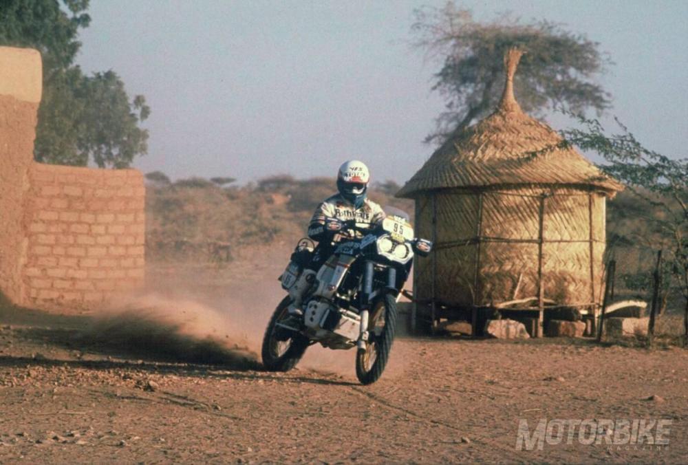 1986-Paris-Dakar-Cyril-Neveu-Honda-NXR750-Africa-Twin-1200x811.jpg