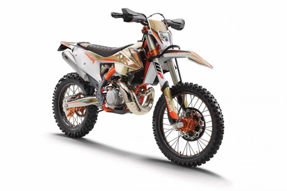 KTM_300_EXC_TPI_ERZBERGRODEO_MY2020_right_front_560.jpg.4e74da9863cfd607f3e5d4fb487c0bc3.jpg
