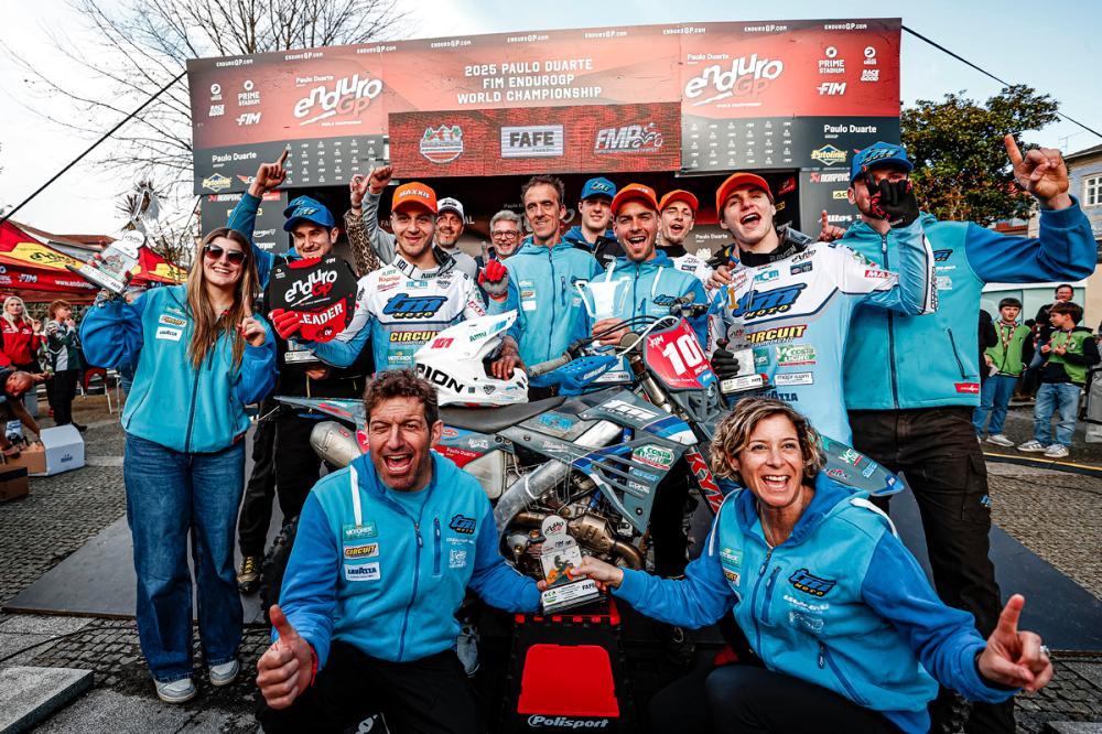 podium_endurogp-2025_rnd1_24065.jpg.89a64b9e4f0b5f56b8bed6fbcb85a735.jpg